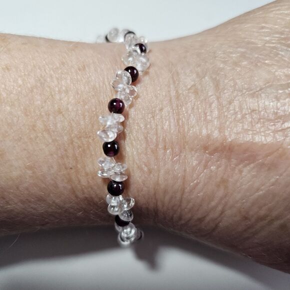 ***Final Sale*** Quartz And Garnet Beaded Bracelet With Silver Clasp - Picture 4 of 10